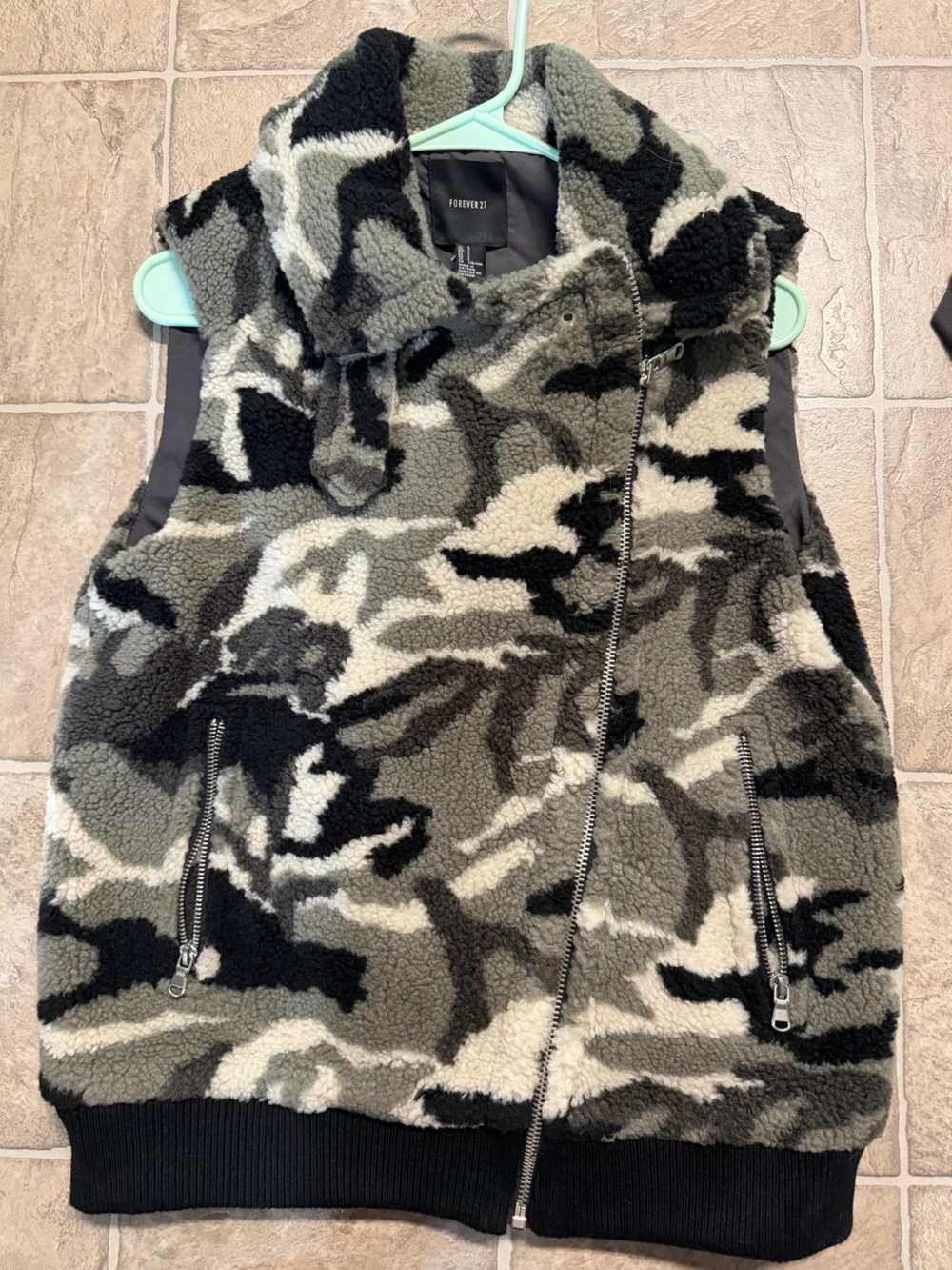 Forever 21 Black, Gray and Cream Sherpa Camo Vest- NWT